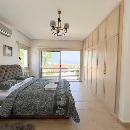 Vila Bitter Orange With Pool By Holidaykeys Kyrenia (Northern Cyprus)