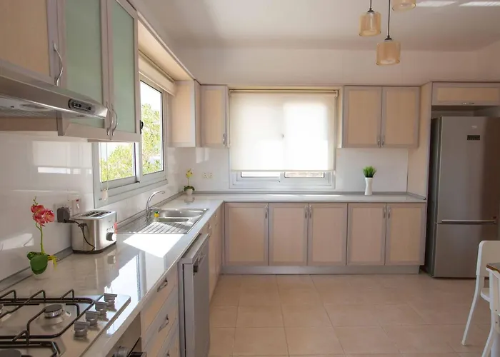 Vila Bitter Orange With Pool By Holidaykeys Kyrenia (Northern Cyprus)