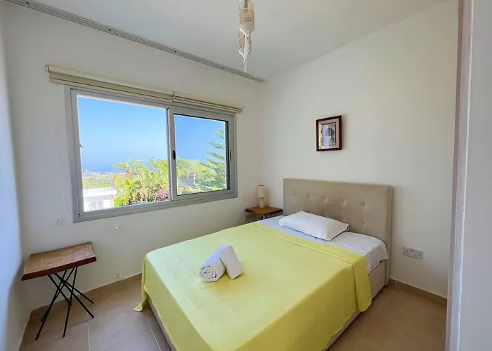 Vila Bitter Orange With Pool By Holidaykeys