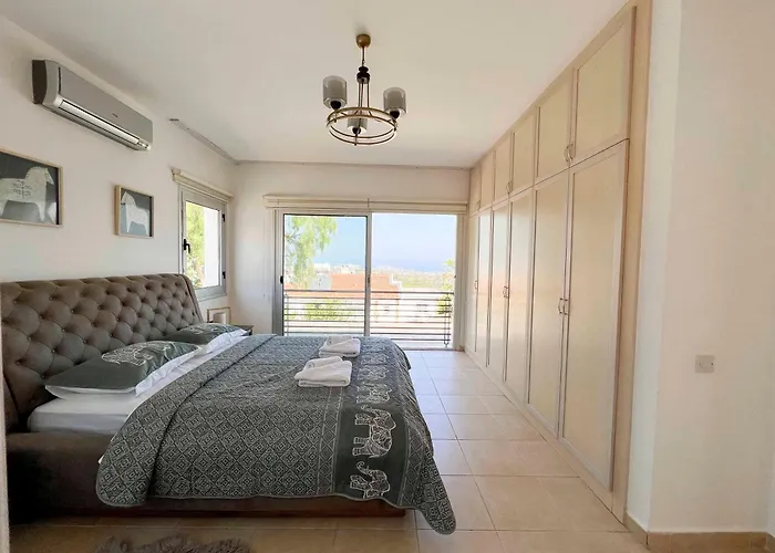 Vila Bitter Orange With Pool By Holidaykeys Kyrenia (Northern Cyprus)