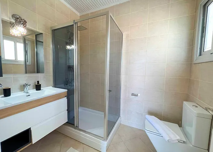 Bitter Orange With Pool By Holidaykeys Vila *