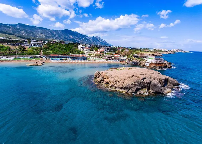 Vila Bitter Orange With Pool By Holidaykeys Kyrenia (Northern Cyprus)