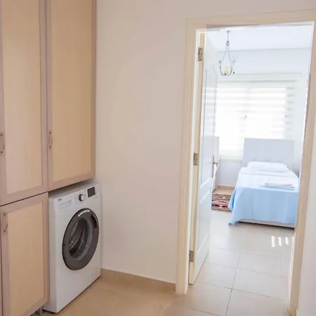 Bitter Orange With Pool By Holidaykeys Вилла