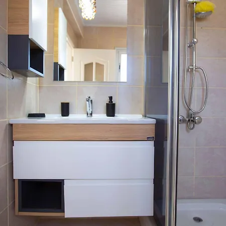 Bitter Orange With Pool By Holidaykeys Кирения