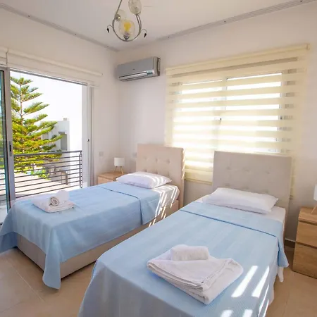 Bitter Orange With Pool By Holidaykeys *