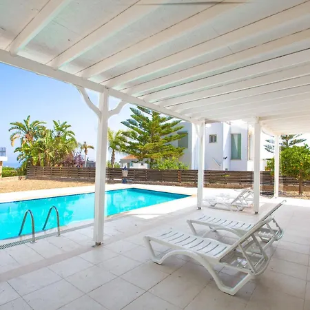Villa Bitter Orange With Pool By Holidaykeys *