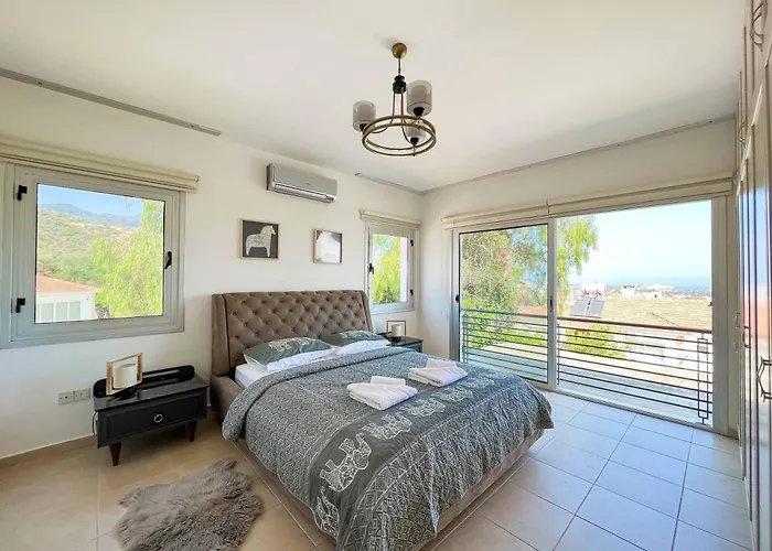 Bitter Orange With Pool By Holidaykeys *